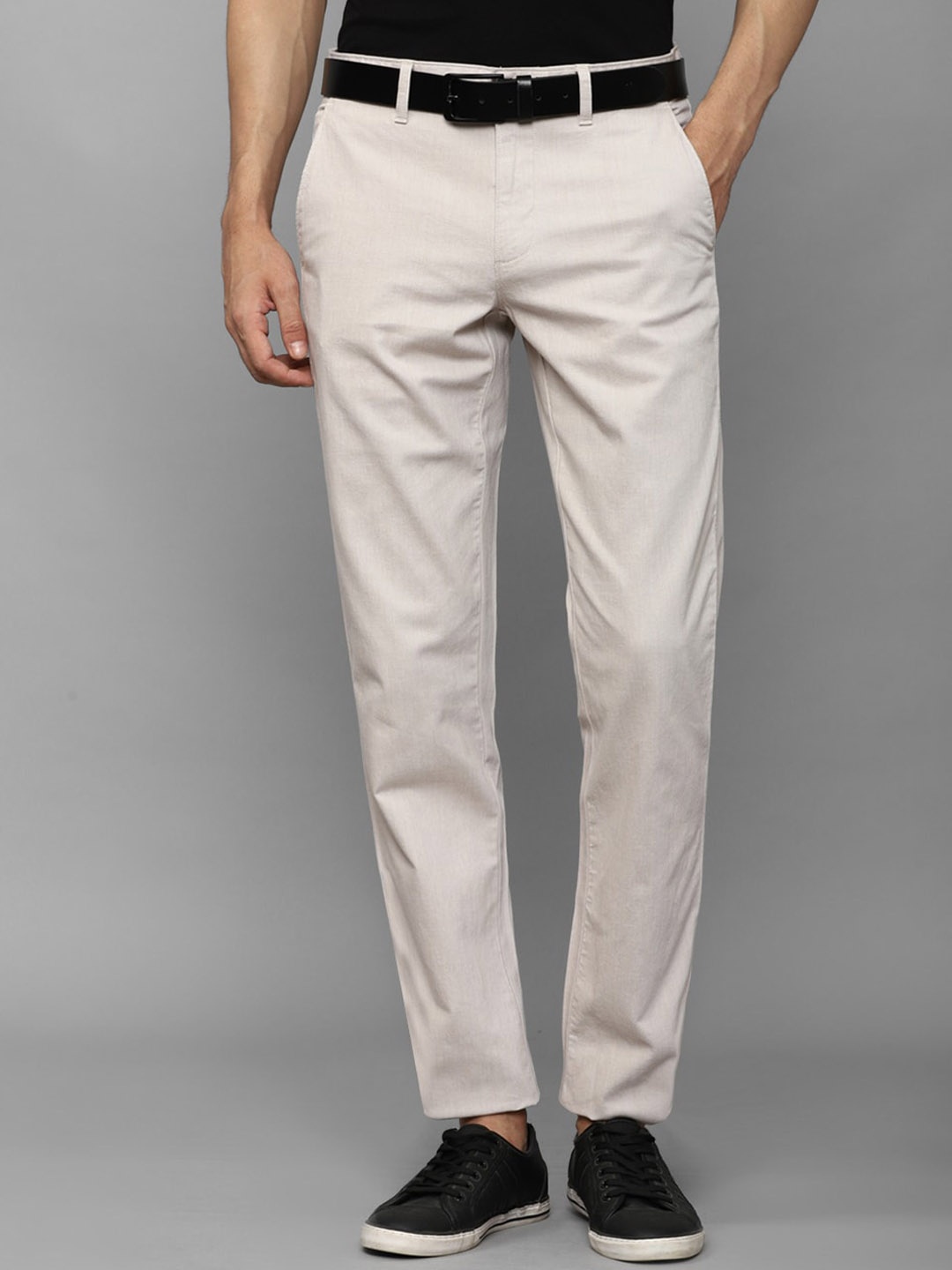 

Louis Philippe Sport Men Mid Rise Slim Fit Cotton Trousers, Cream