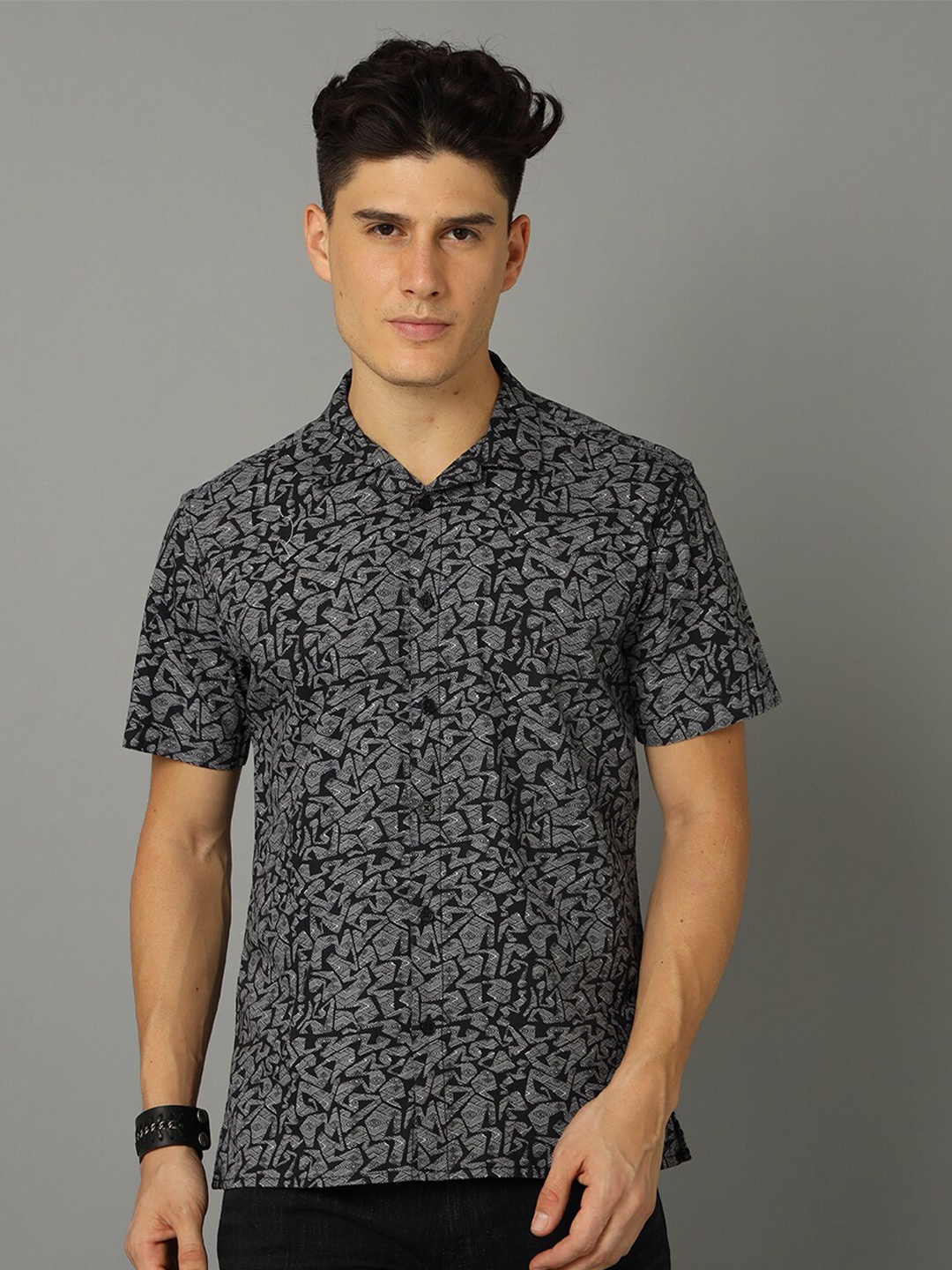 

Voi Jeans Cuban Collar Slim Fit Opaque Printed Pure Cotton Casual Shirt, Black