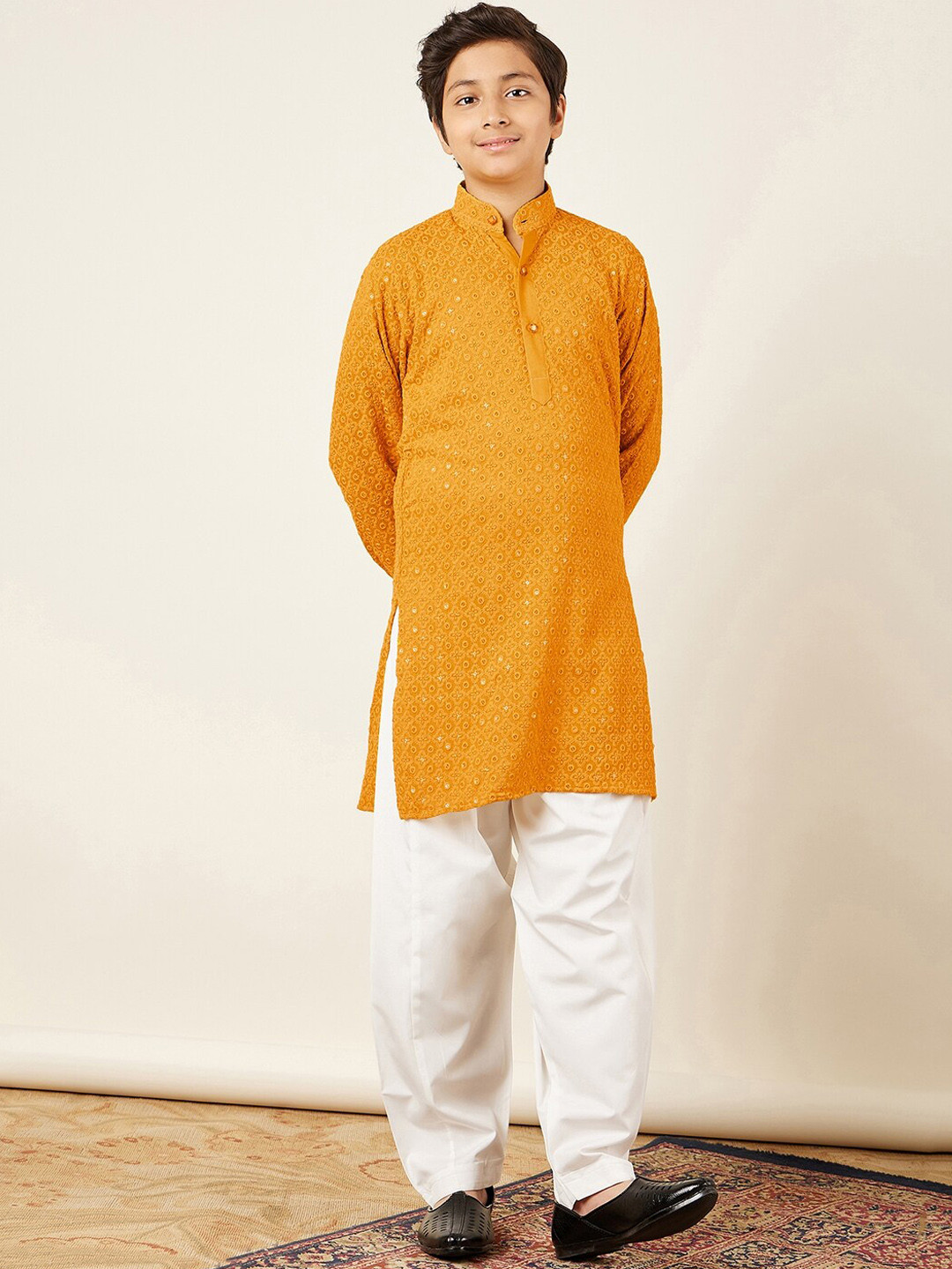 

Aj DEZInES Boys Ethnic Motifs Embroidered Thread Work Pure Cotton Kurta with Pyjamas, Yellow