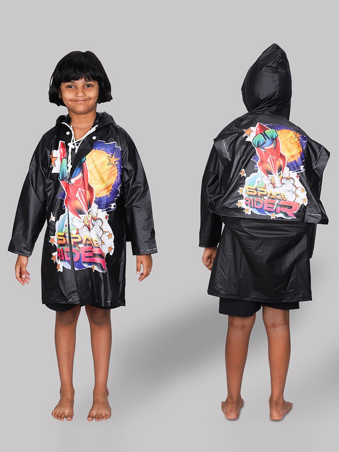 

THE CLOWNFISH Toon Caper Kids Printed Waterproof Hooded Longcoat, Black