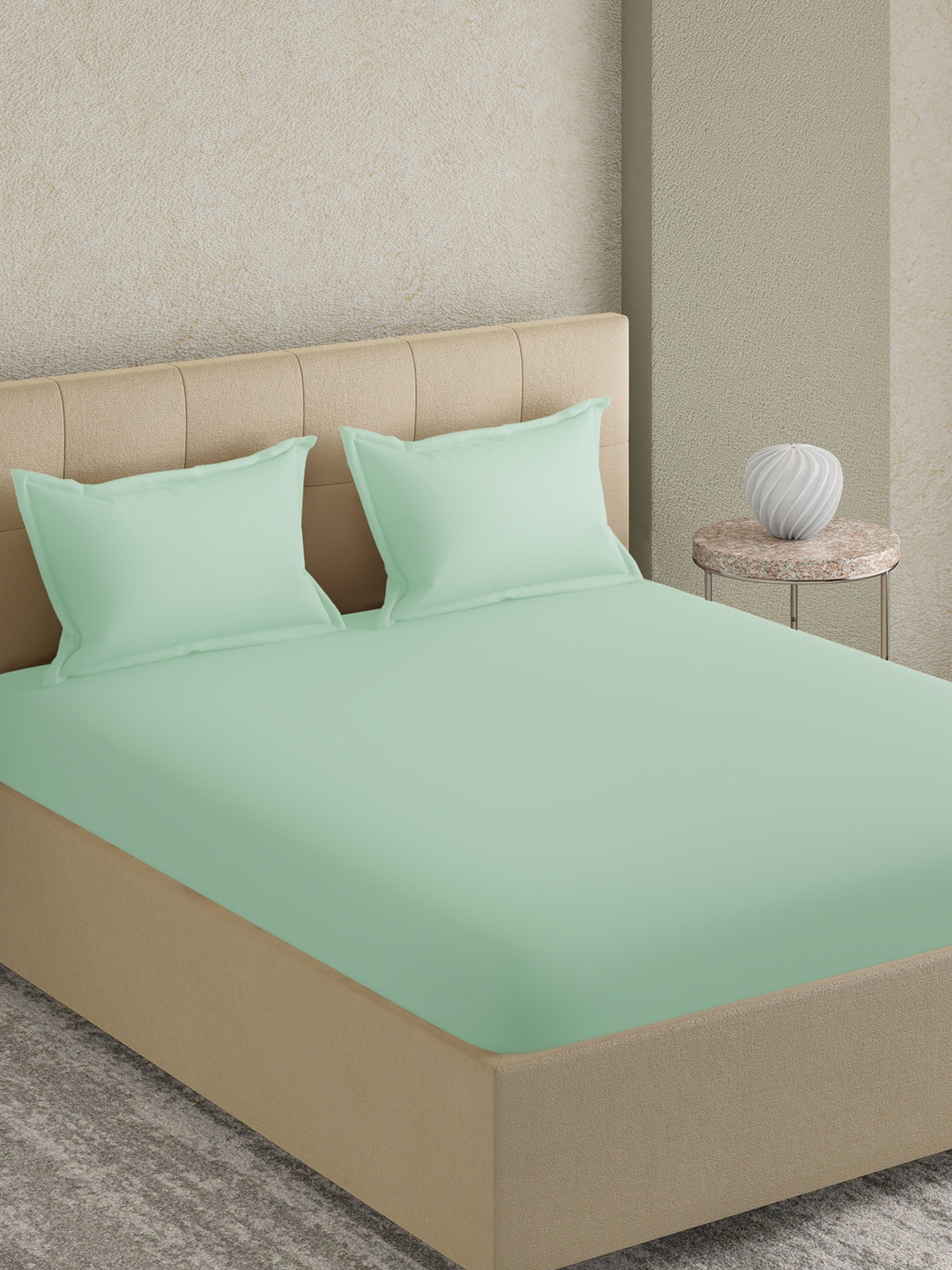 

GM Sea Green Solid 300 TC Cotton King Bedsheet with 2 Pillow Covers