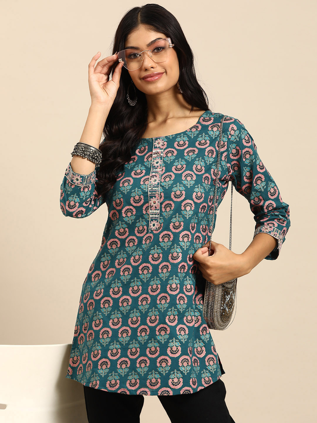 

Sangria Floral Printed Sequinned Kurti, Teal
