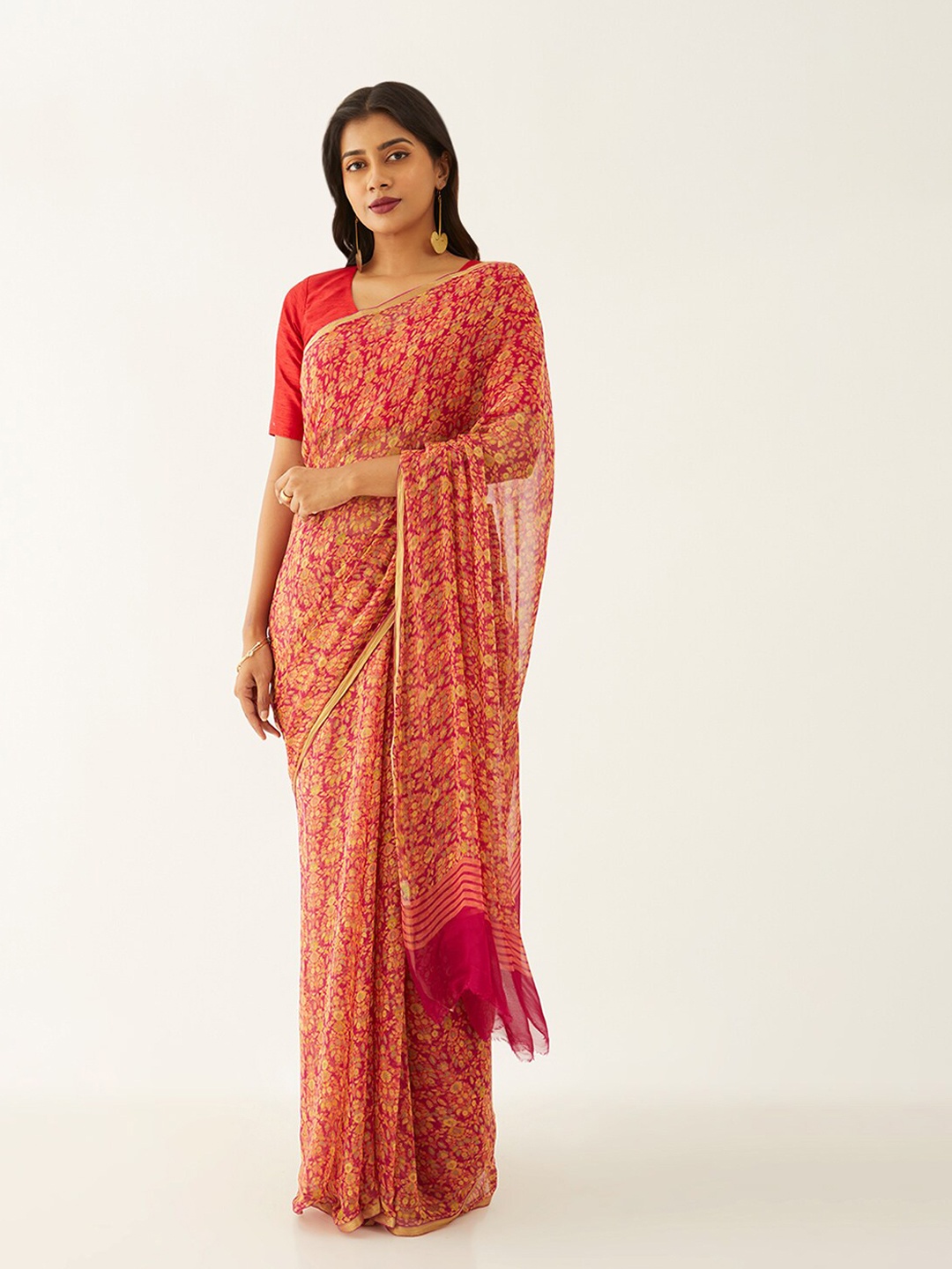 

Taneira Floral Printed Zari Pure Chiffon Saree, Red