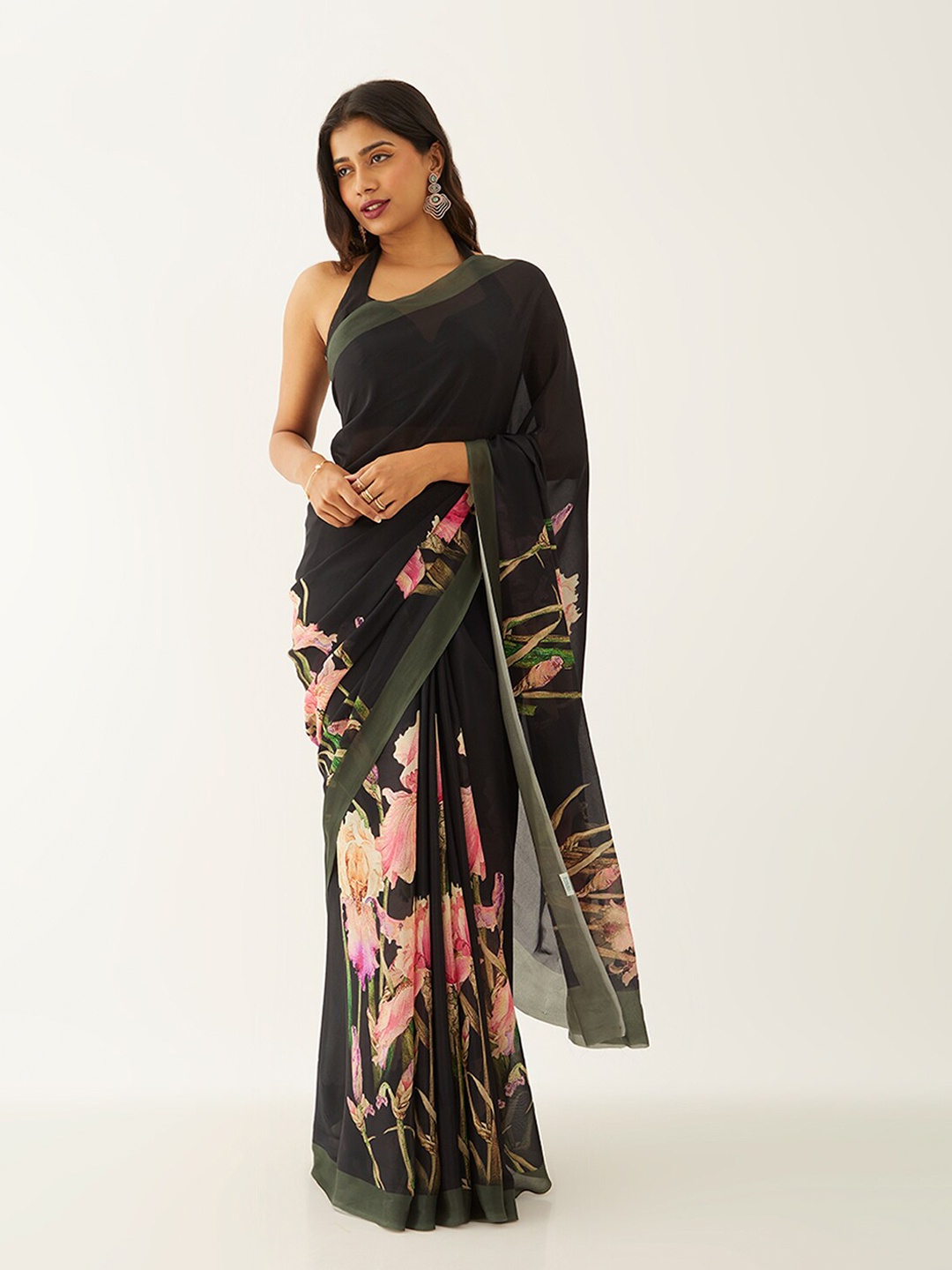 

Taneira Floral Printed Saree, Black
