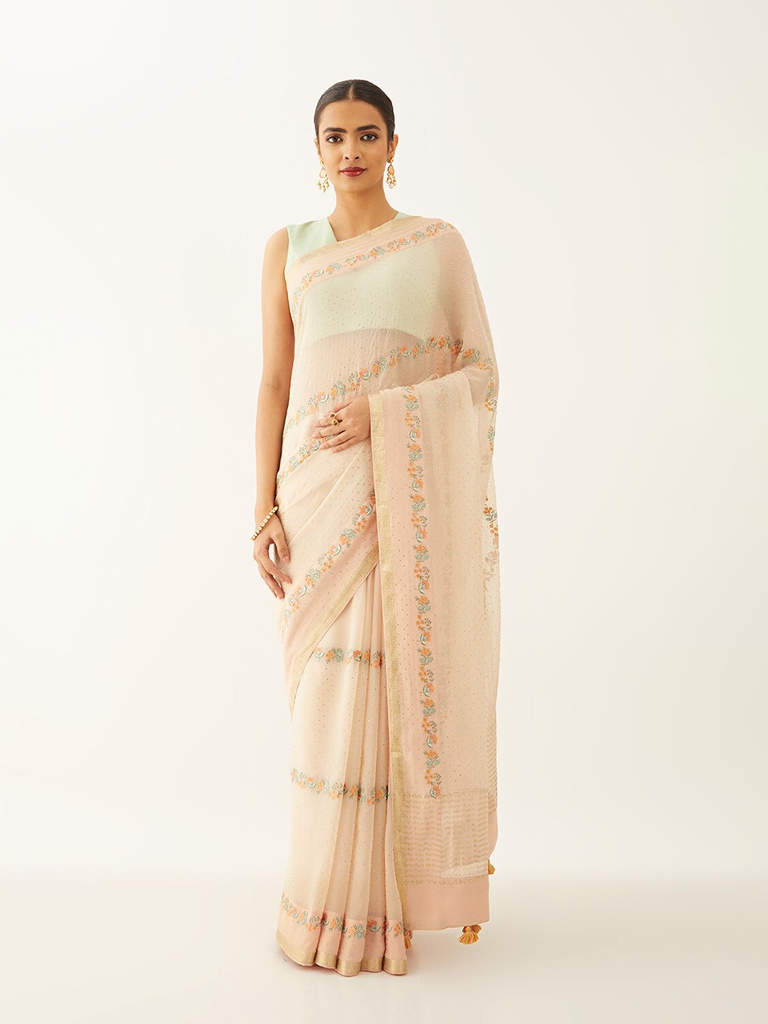 

Taneira Floral Embroidered Zari Pure Chiffon Saree, Beige