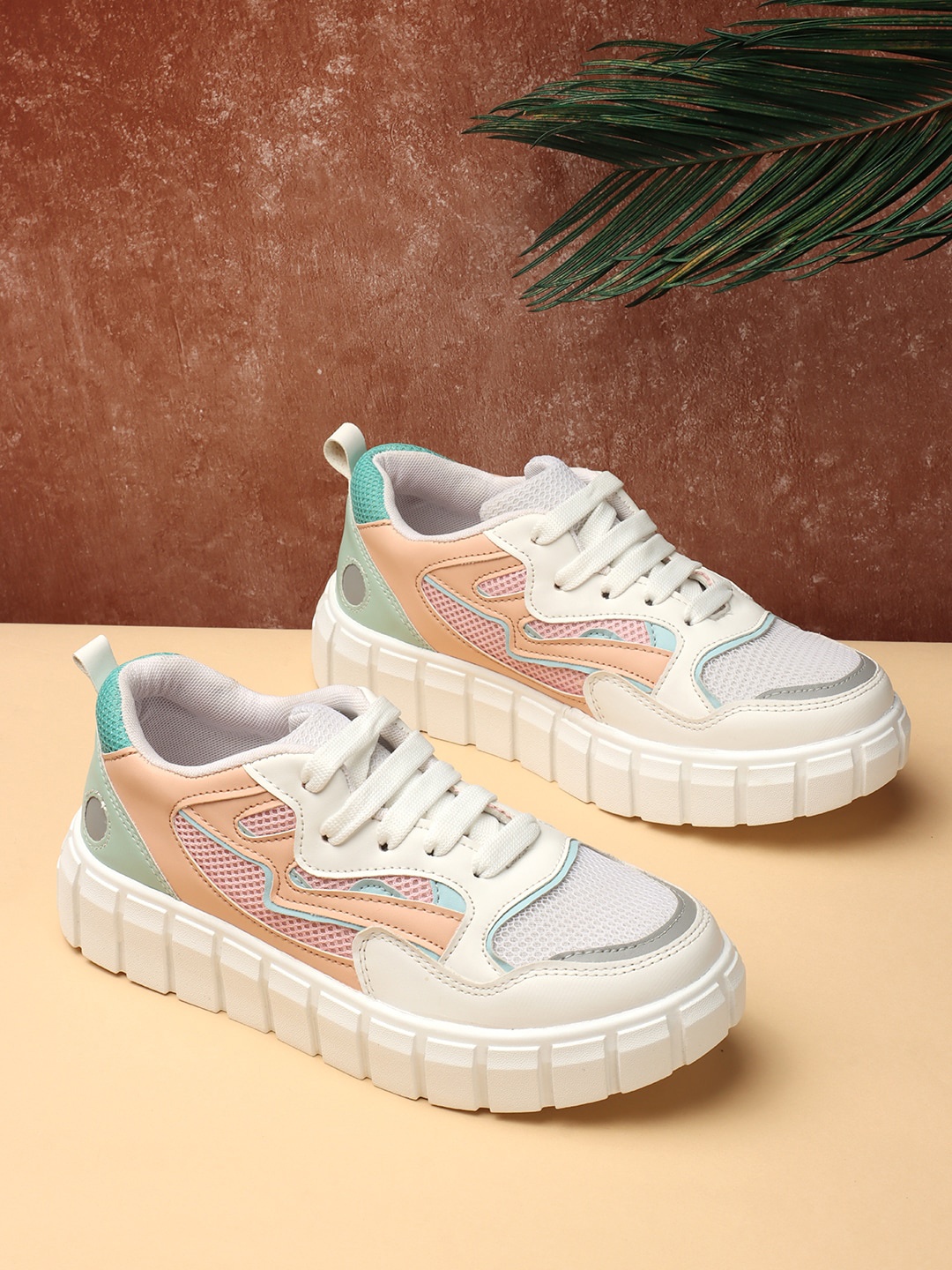 

The Roadster Lifestyle Co. Women White Colourblocked Lightweight Sneakers