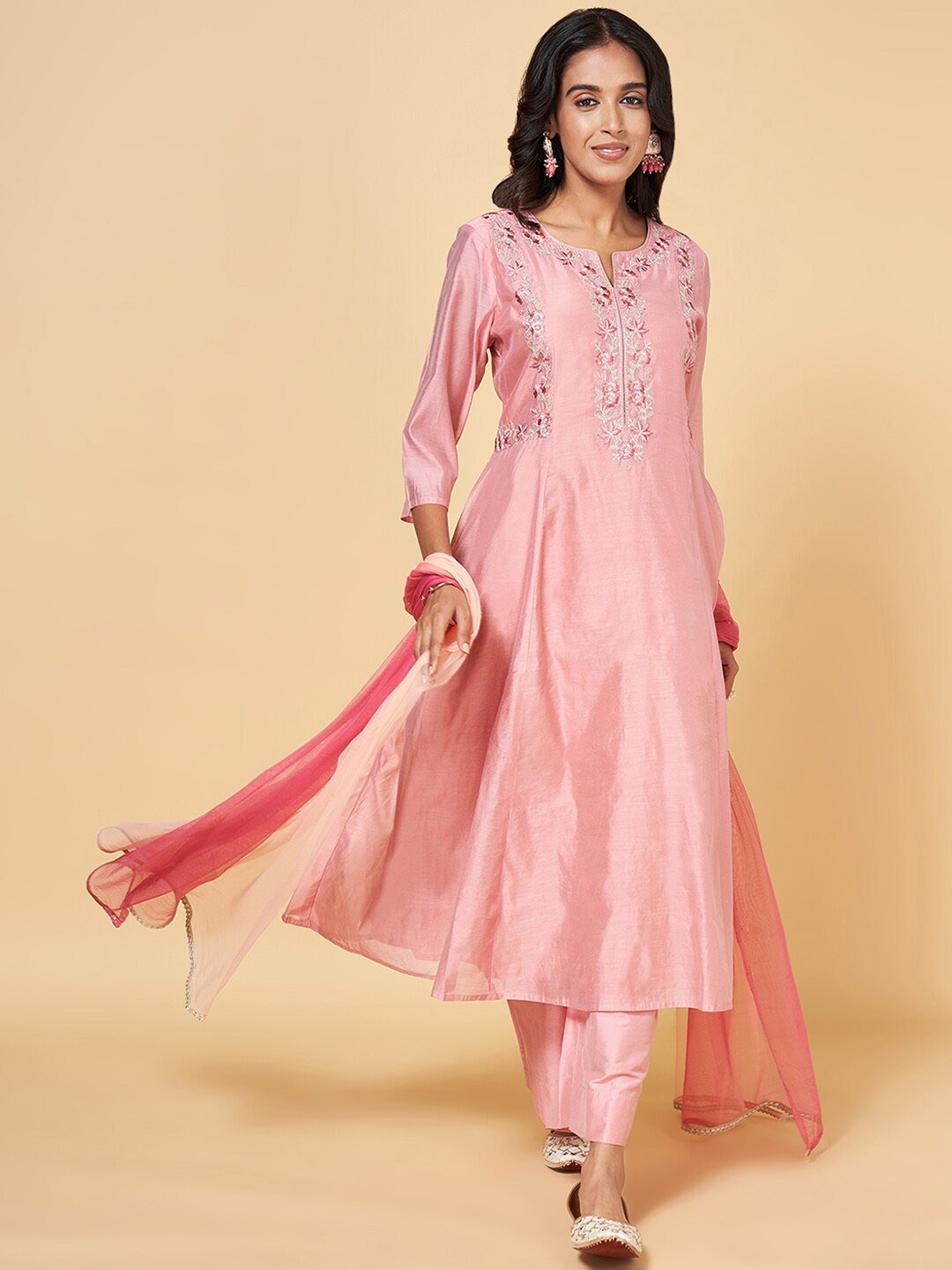 

RANGMANCH BY PANTALOONS Ethnic Motifs Embroidered Kurta With Trousers & With Dupatta, Mauve