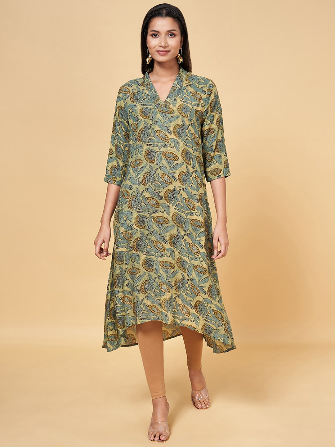 

RANGMANCH BY PANTALOONS Floral Printed V-Neck Kurta, Green