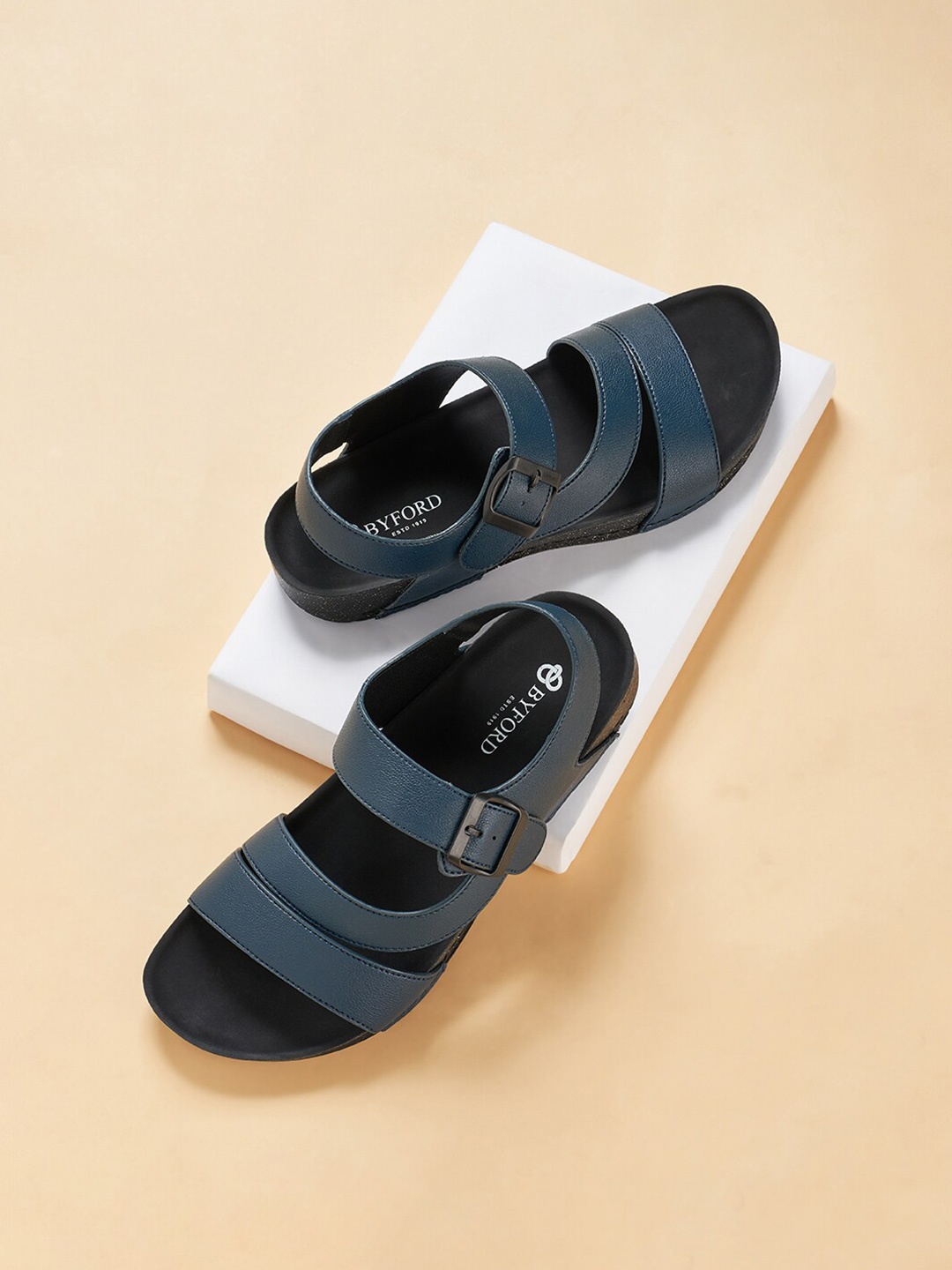 

BYFORD by Pantaloons Men Strappy Comfort Sandals, Navy blue