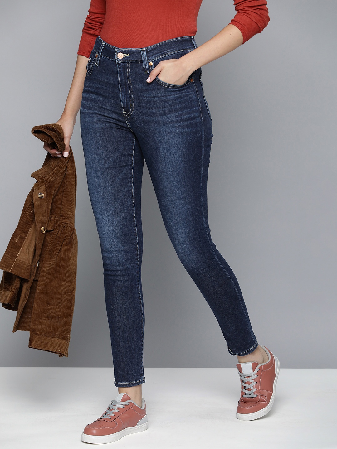 

Levis Women 721 Skinny Fit High-Rise Light Fade Stretchable Jeans, Blue