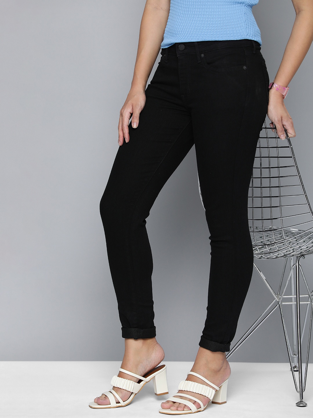

Levis Women 711 Skinny Fit Stretchable Mid-Rise Jeans, Black