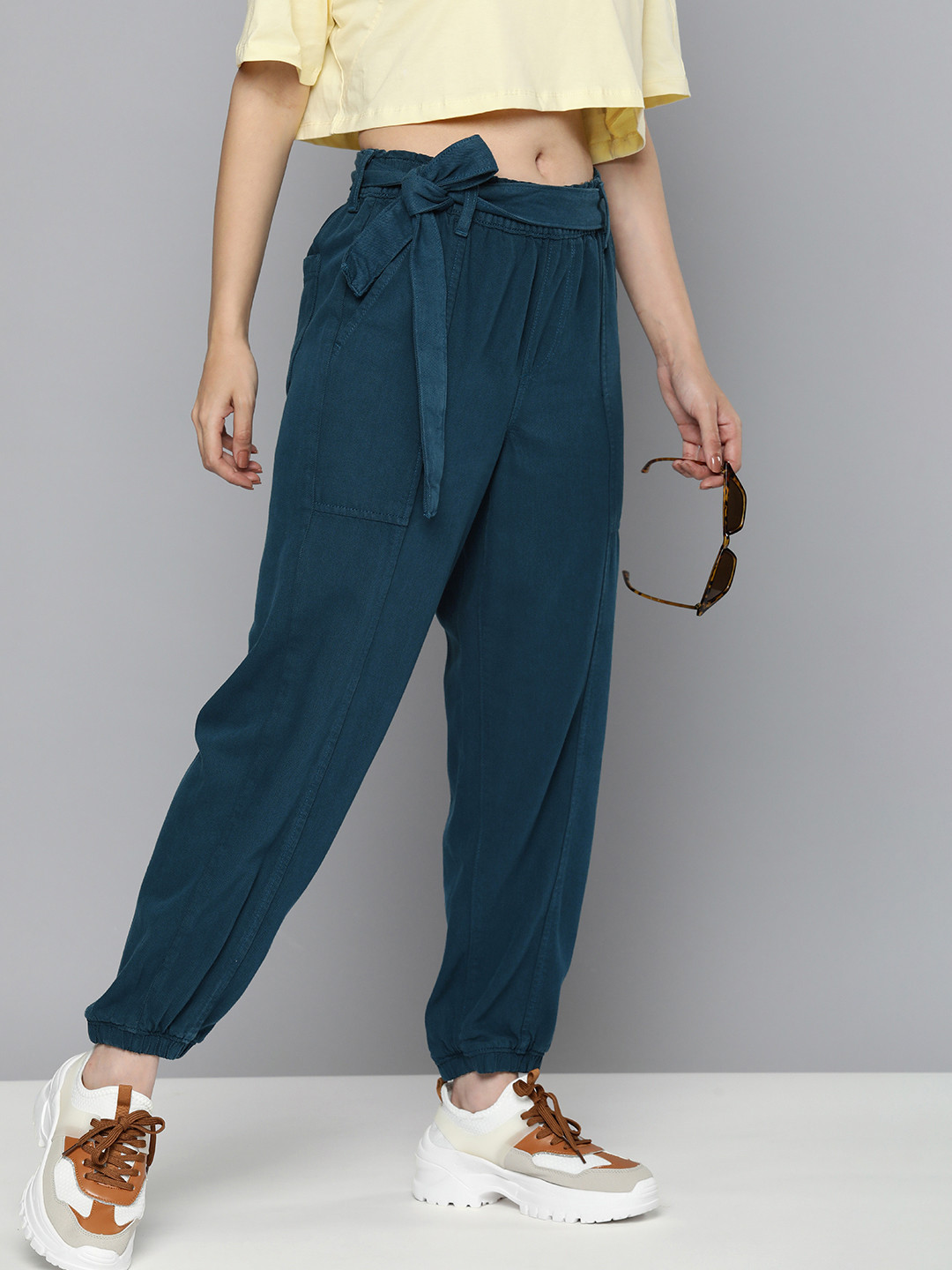 

Levis Women Loose Tapered Fit Joggers Trousers, Blue