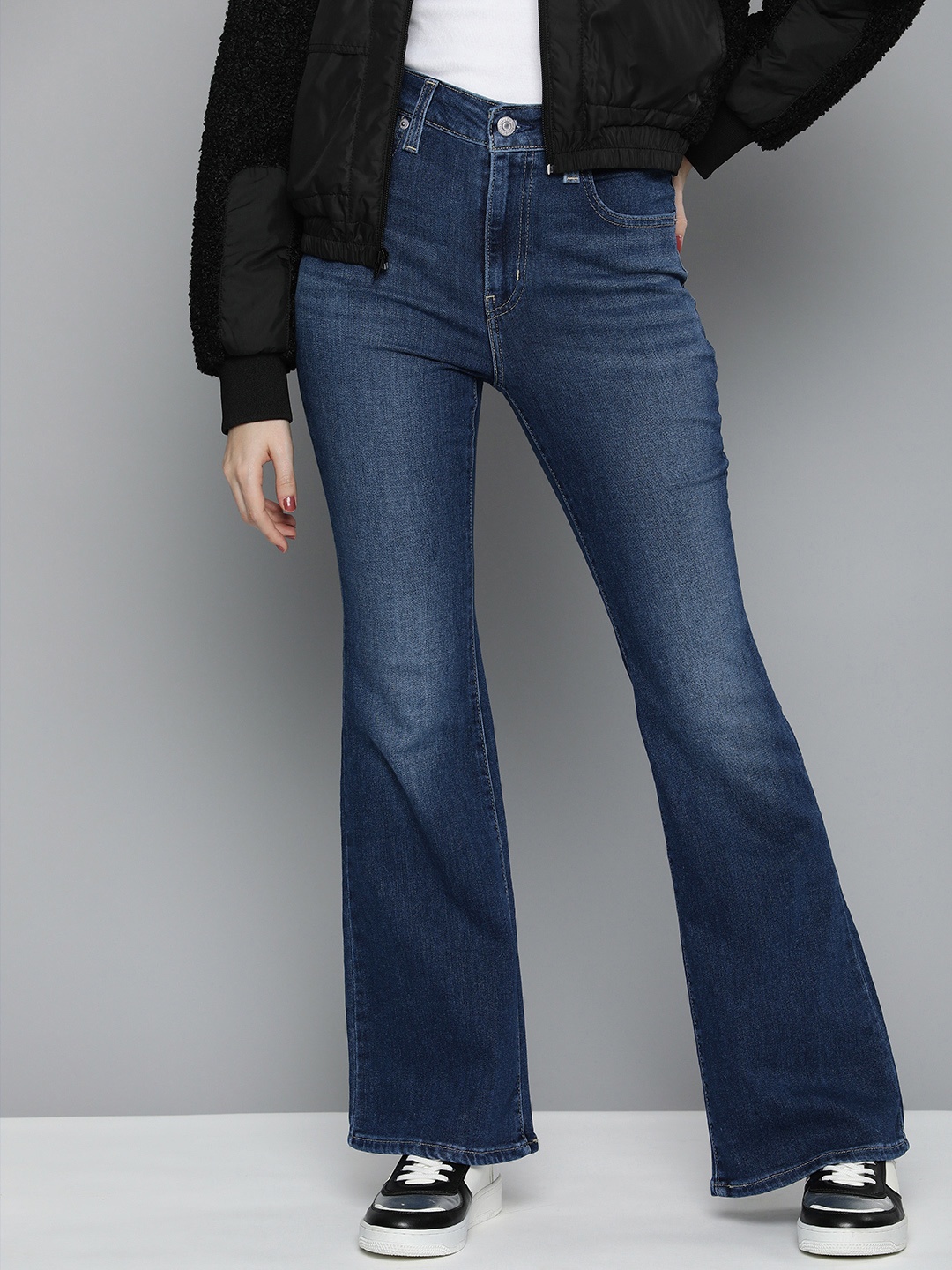 

Levis Women Bootcut 726 High-Rise Light Fade Stretchable Jeans, Navy blue