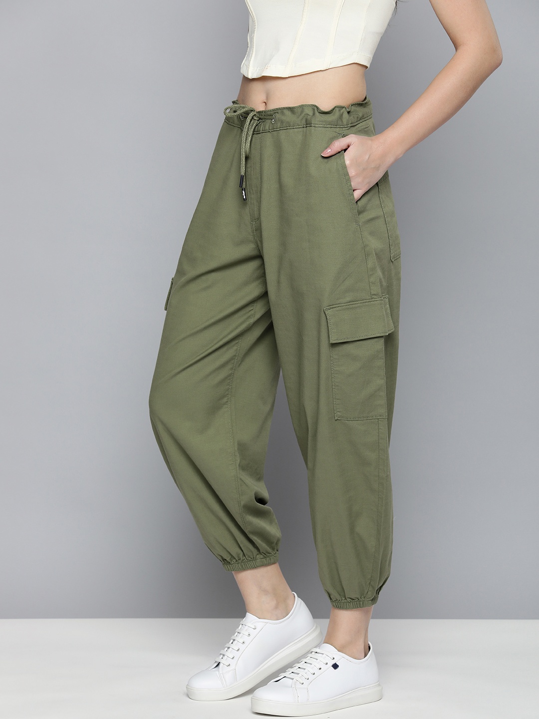 

Levis Women Loose Tapered Fit High-Rise Cropped Cargo Joggers Trousers, Green