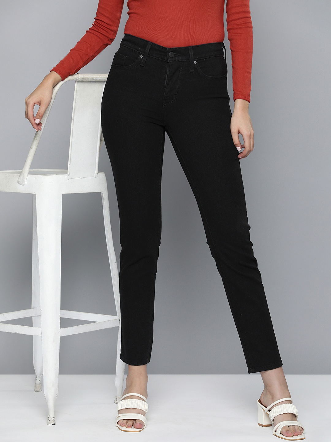 

Levis Women 312 Slim Fit Mid-Rise Stretchable Jeans, Black