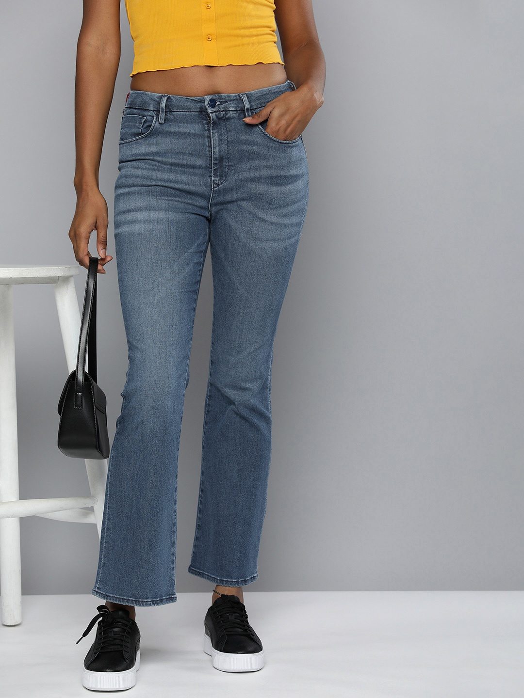 

Levis Women 725 Bootcut High-Rise Heavy Fade Stretchable Jeans, Blue