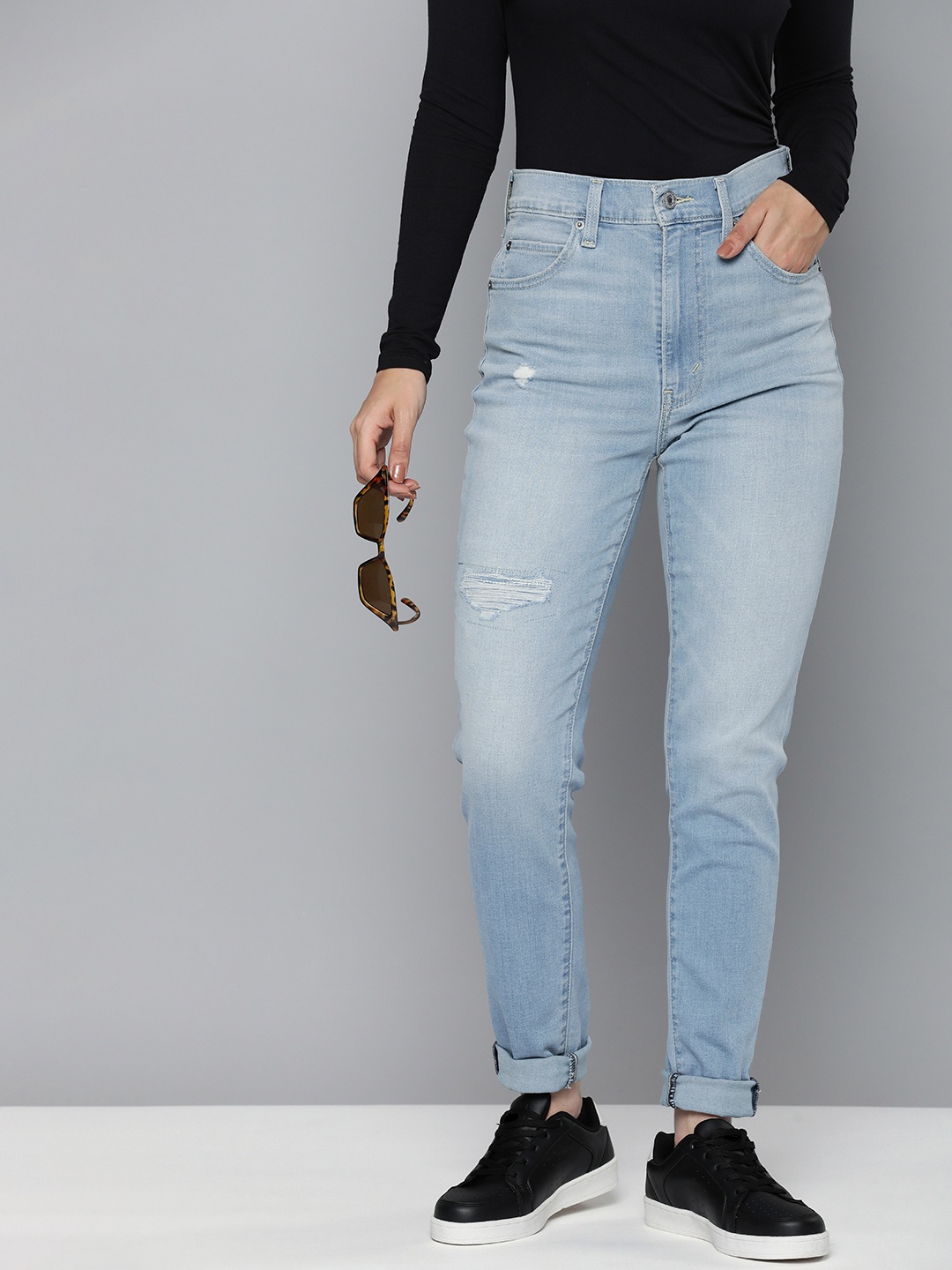 

Levis Women Retro Skinny Fit High-Rise Mildly Distressed Light Fade Stretchable Jeans, Blue