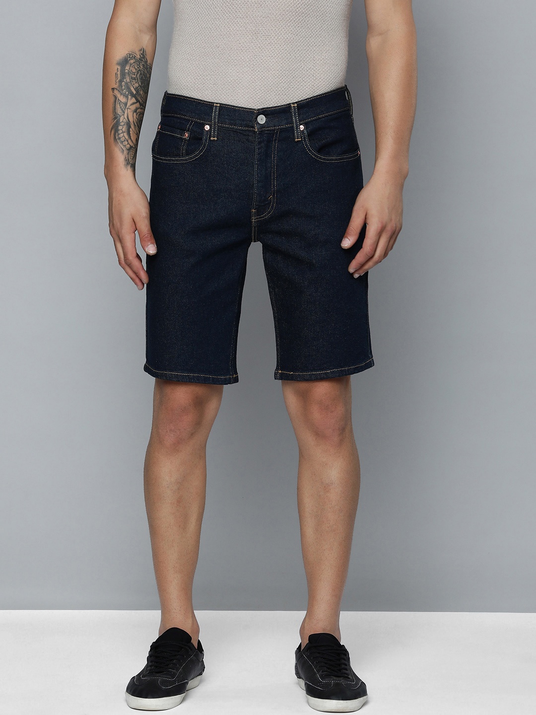 

Levis Men Mid-Rise Slim Fit Denim Shorts, Black
