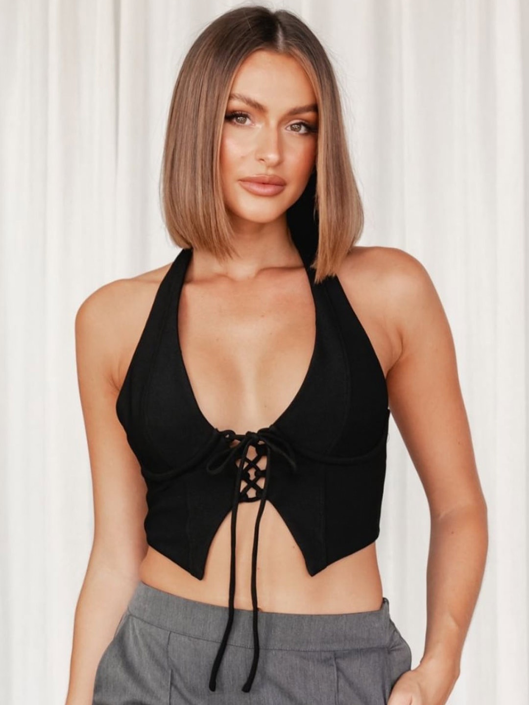 

Styched Scoop Neck Tie-Ups Regular Crop Top, Black