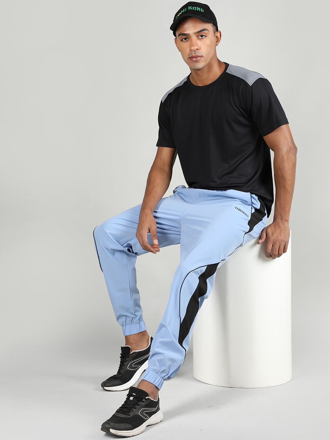 

CHKOKKO Men Mid Rise Joggers, Blue