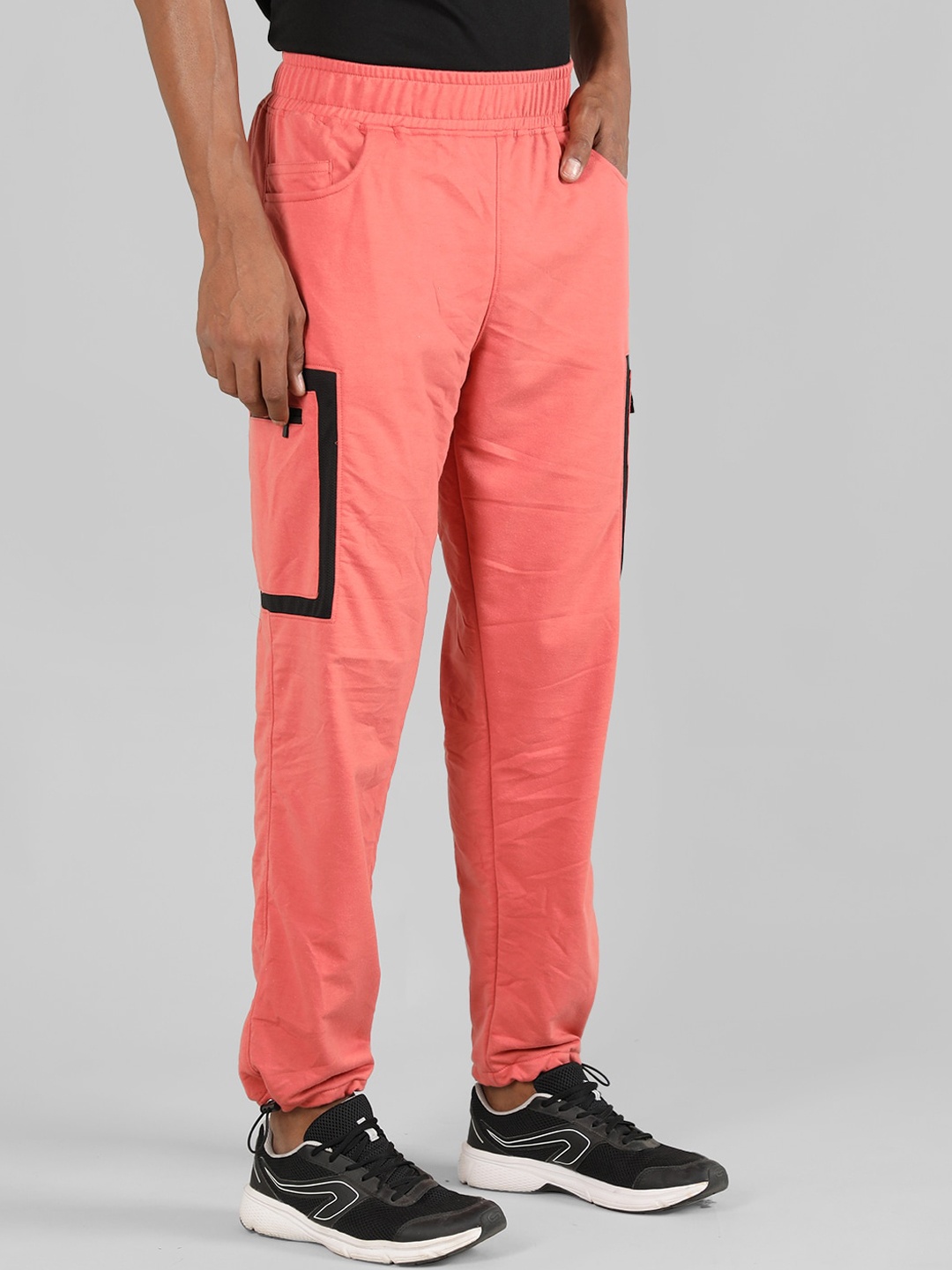 

CHKOKKO Men Mid-Rise Joggers, Peach