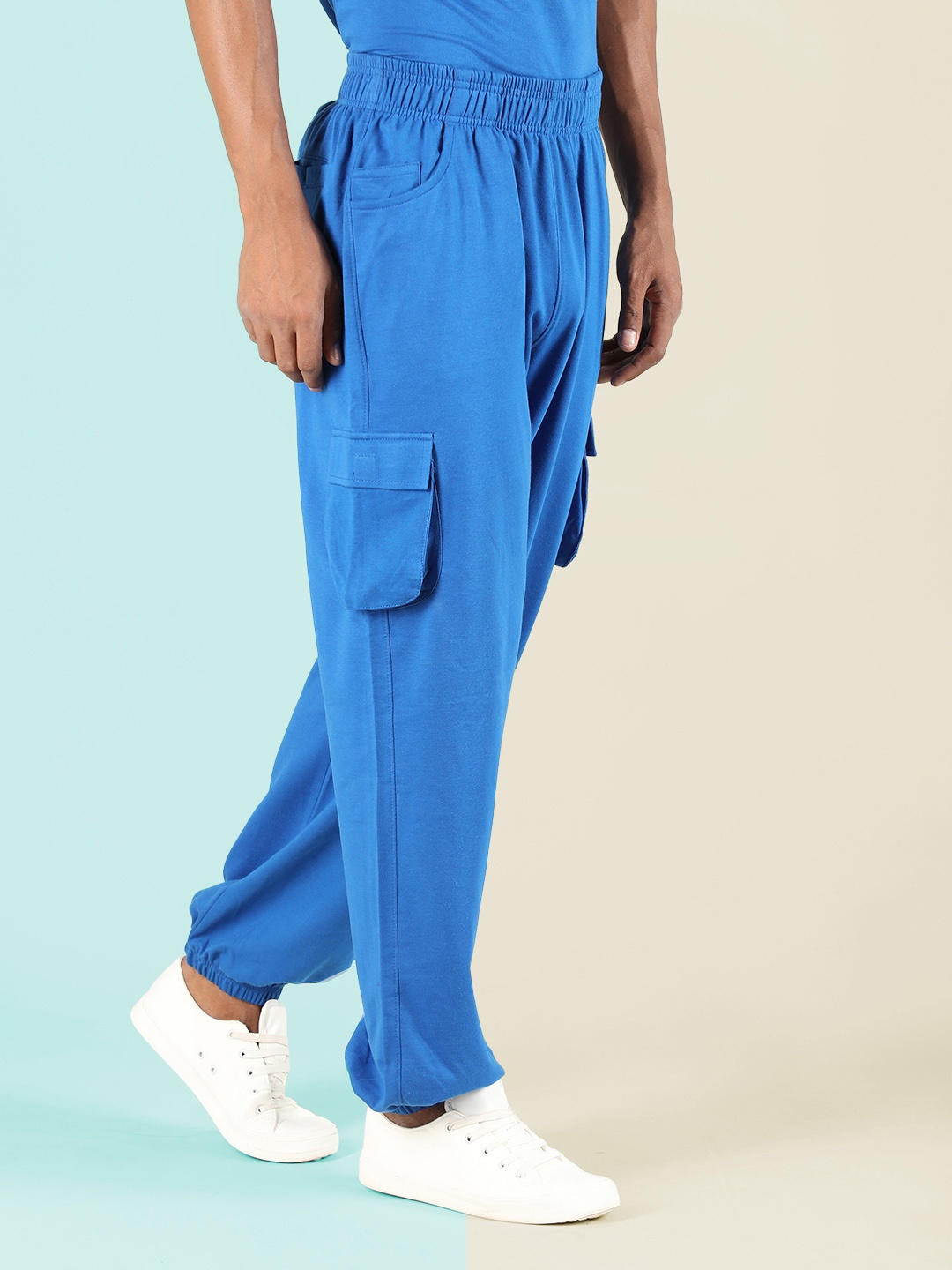 

CHKOKKO Men Relaxed-Fit Mid-Rise Joggers, Blue