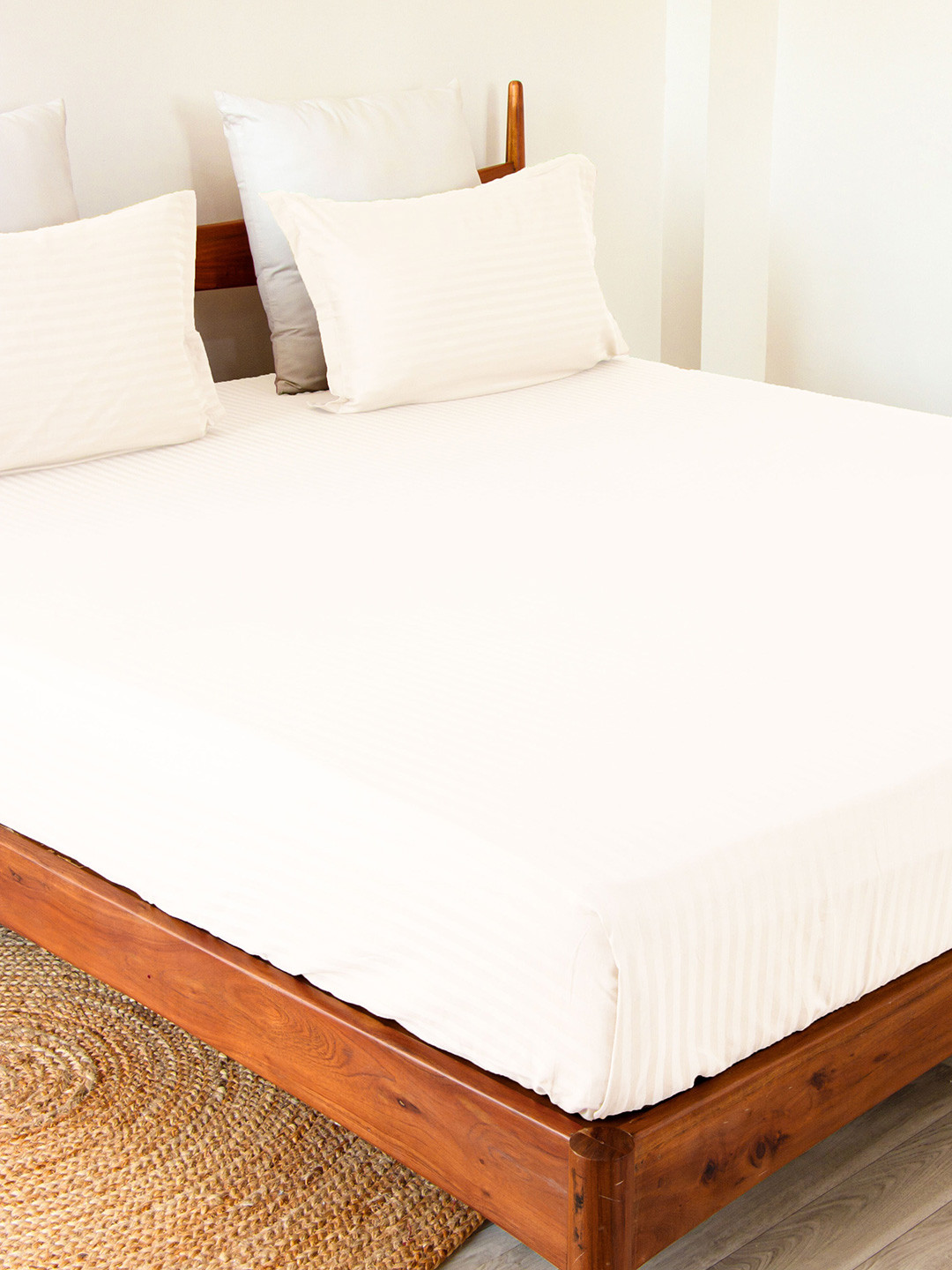 

HOMEMONDE White Striped 300 TC Fitted Cotton Queen Bedsheet With 2 Pillow Covers