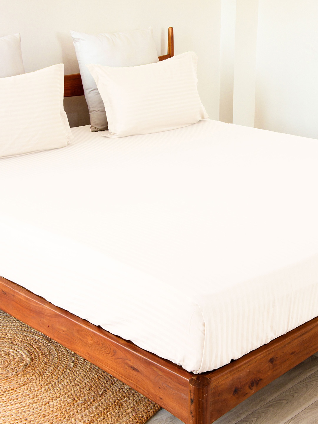 

HOMEMONDE White Striped 300 TC Cotton Fitted King Bedsheet & 2 Pillow Covers