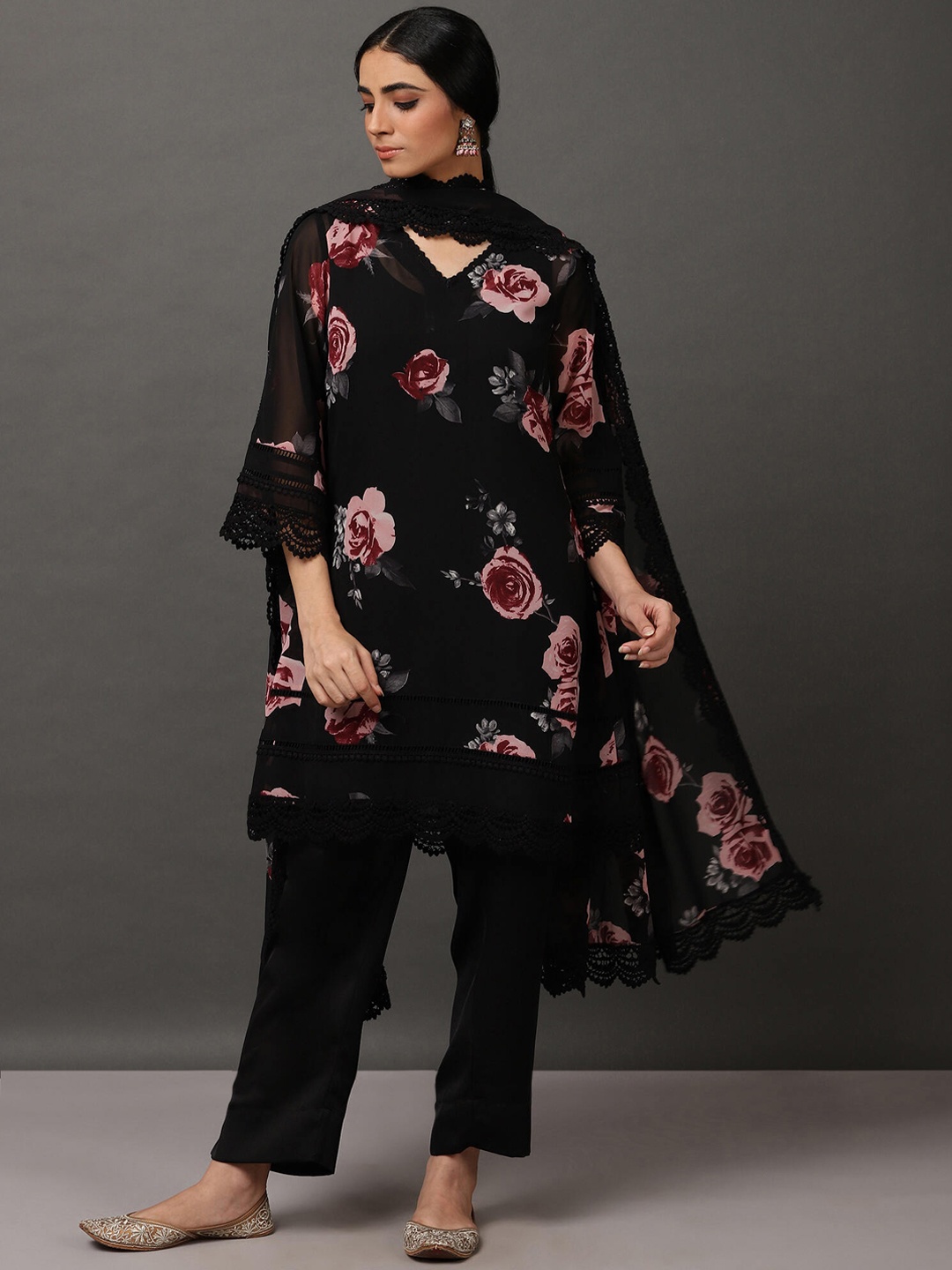 

NUHH Floral Printed Regular Kurta with Trousers & Dupatta, Black