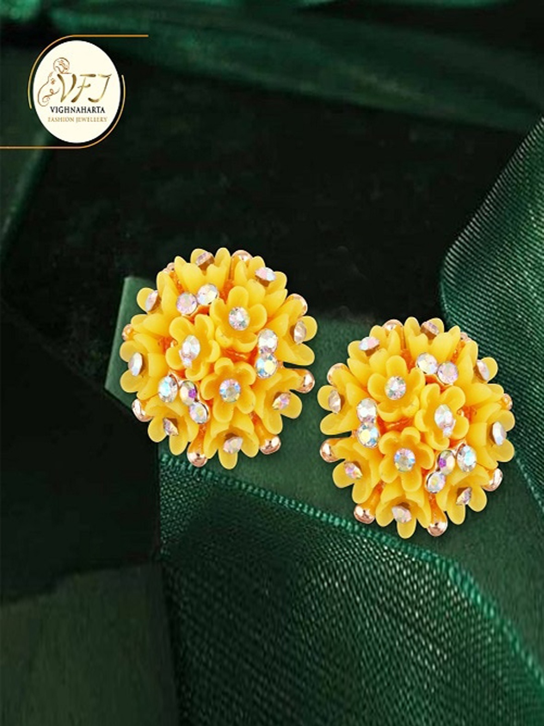 

Vighnaharta Set Of 2 Gold-Plated Floral Stud Earrings