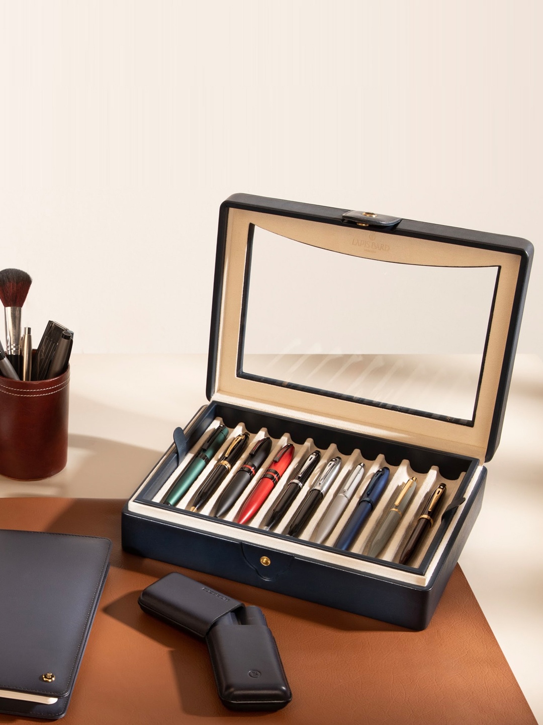 

Lapis Bard Navy Ducorium Hemingway Pen Chest Holder, Navy blue