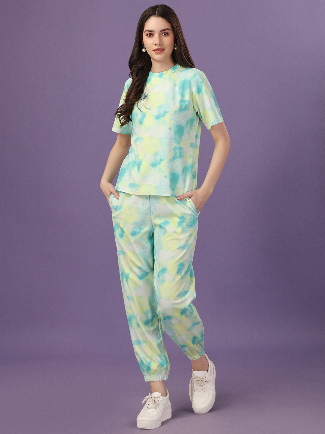 

Ekta Textiles Tie & Dye Pure-Cotton T-Shirt & Joggers, Green