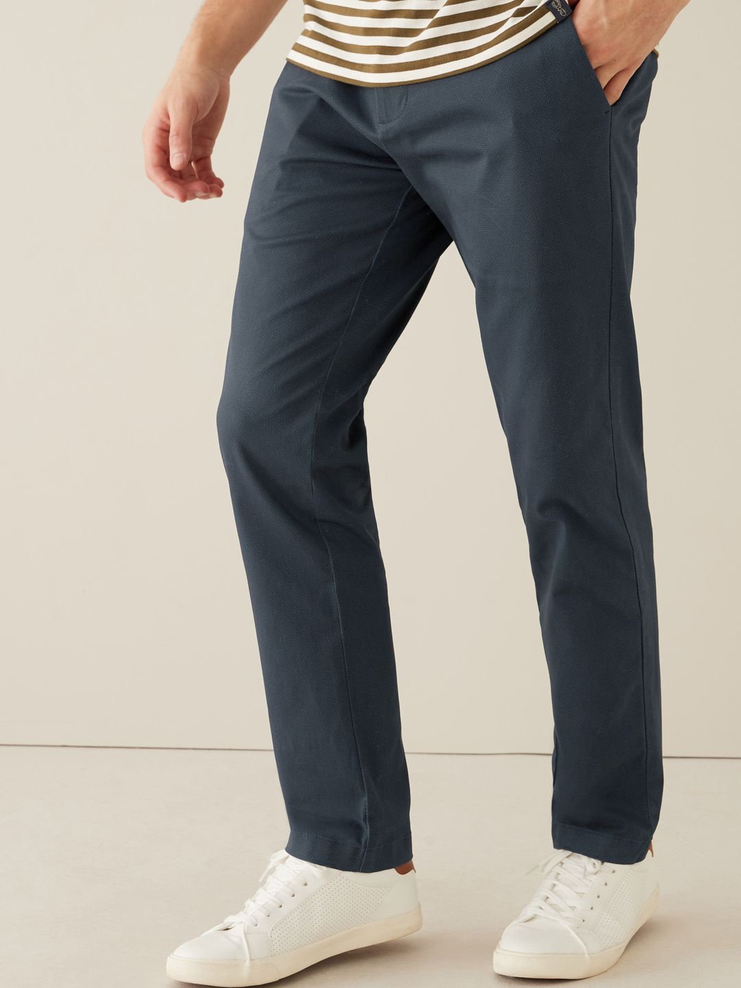 

NEXT Men Printed Casual Trousers Comes With A Belt, Navy blue