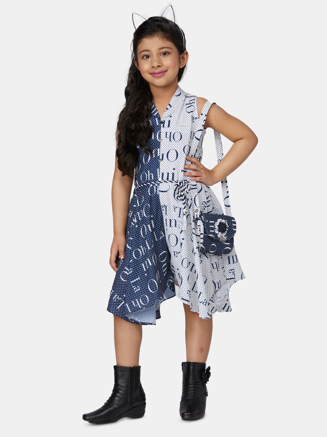 

Peppermint Girls Typography Print Sleeveless Culotte Jumpsuit With Printed Sling Bag, Navy blue