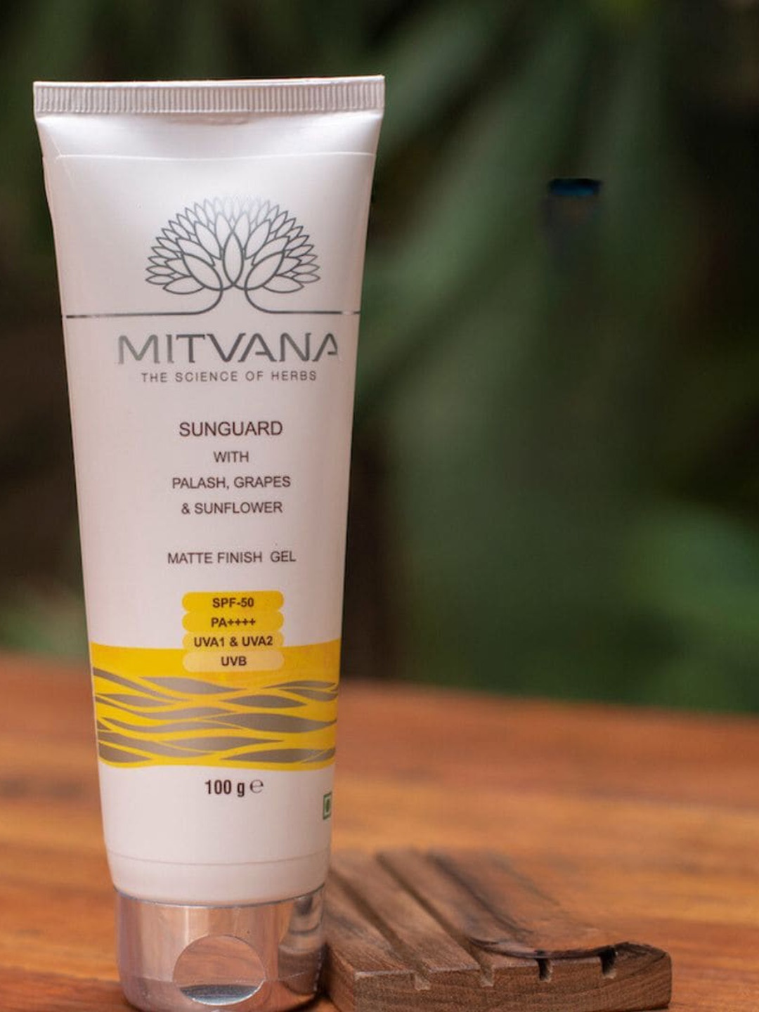 

MITVANA Sunguard SPF50 Matte Finish Gel Sunscreen with Grapes & Sunflower - 100 g, White