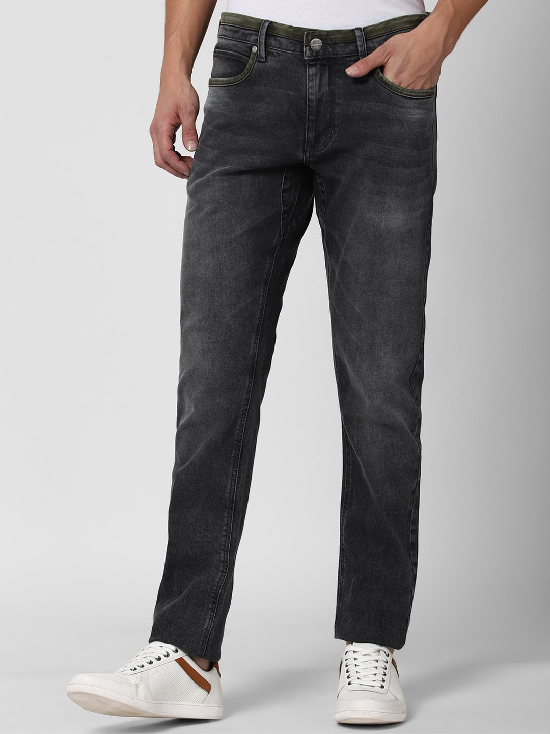 

Peter England Casuals Men Slim Fit Clean Look Heavy Fade Jeans, Black