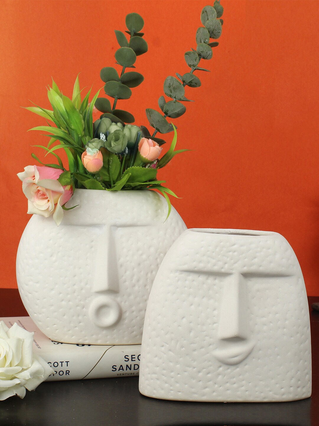 

TIED RIBBONS White 2 Pieces Face Shaped Ceramic Flower Vases