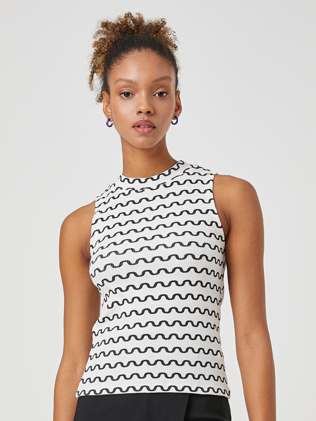 

Koton Geometric Printed High Neck Sleeveless Cotton Regular Top, White