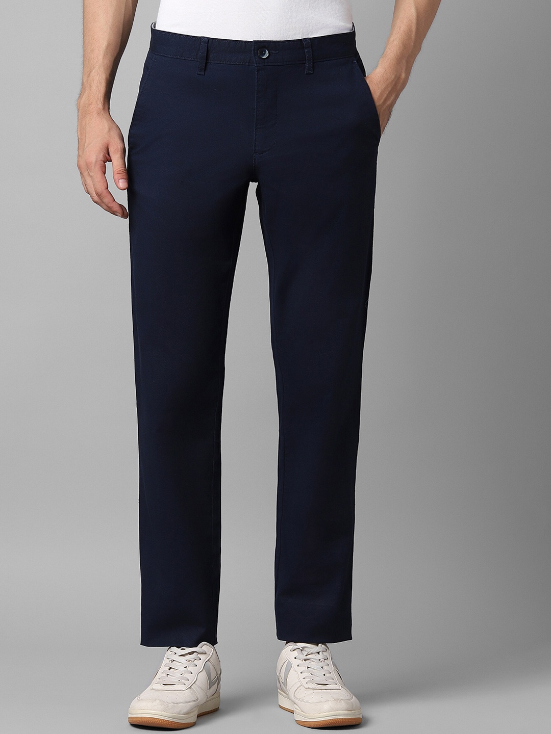 

Louis Philippe Sport Men Slim Fit Mid-Rise Trousers, Navy blue