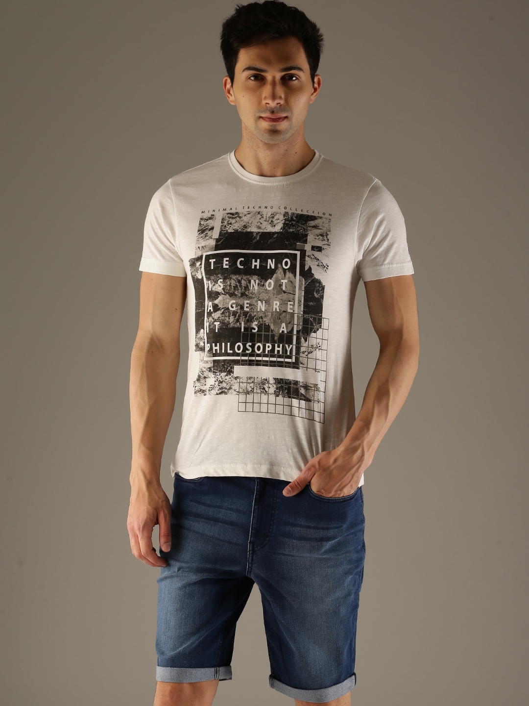 

Flying Machine Men White Printed Round Neck Pure Cotton T-shirt