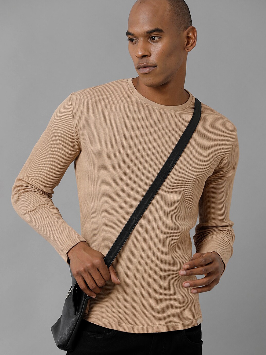 

Voi Jeans Round Neck Long Sleeves T-shirt, Beige