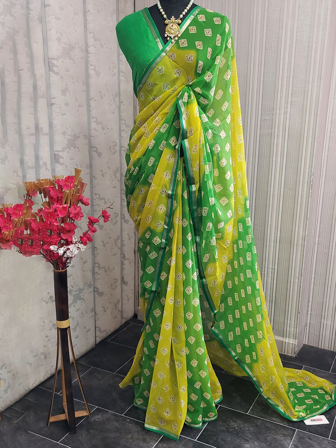 

KALINI Bandhani Pure Chiffon Saree, Green
