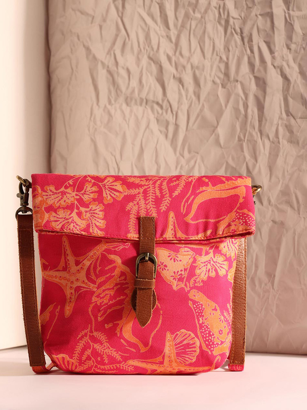

Fabindia Pink Floral Printed Fabric Sling Bag