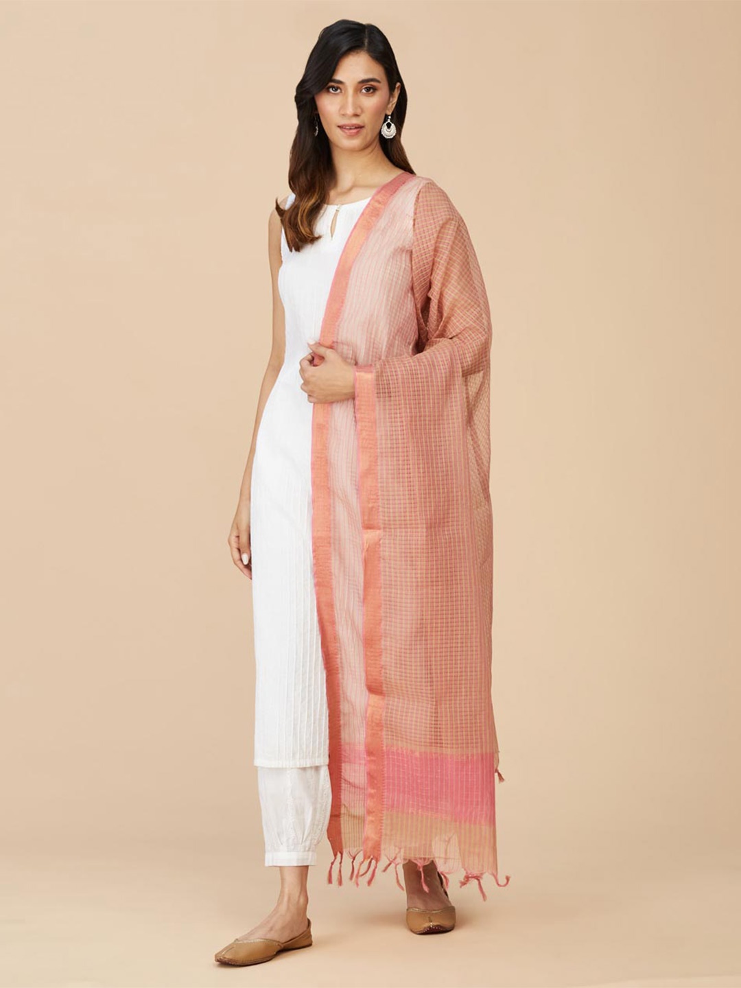 

Fabindia Checked Woven Design Dupatta With Zari, Pink