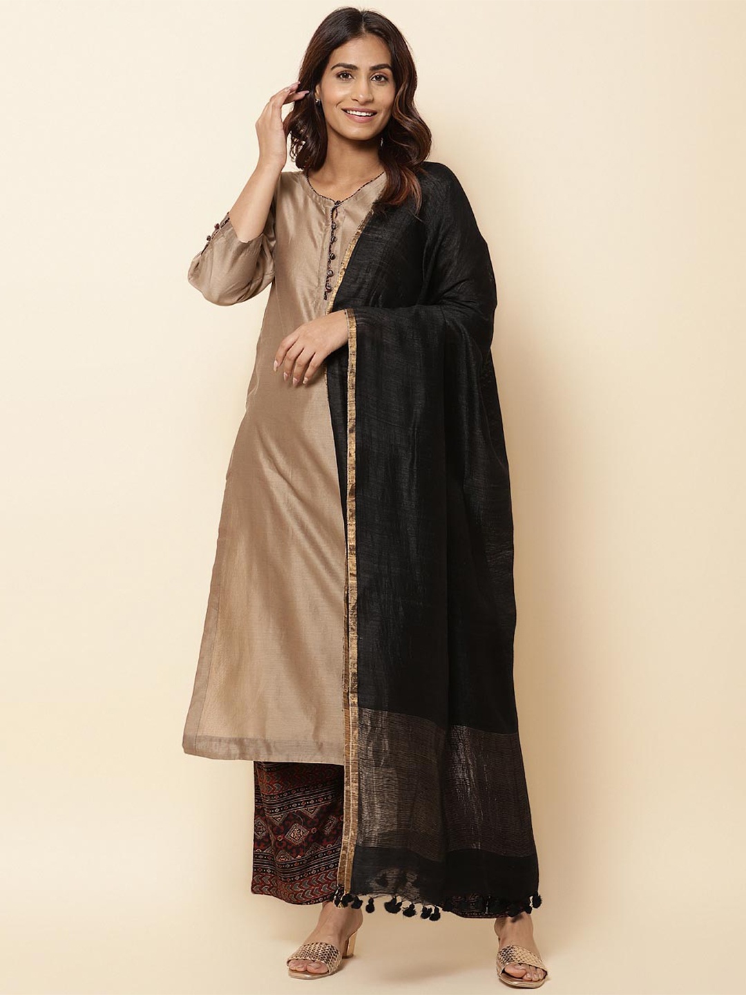 

Fabindia Tasseled Border Silk Dupatta, Black