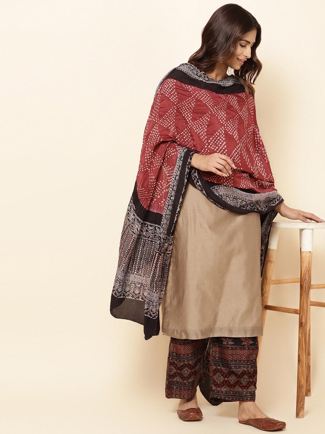 

Fabindia Bandhani Ajrakh Printed Dupatta, Maroon