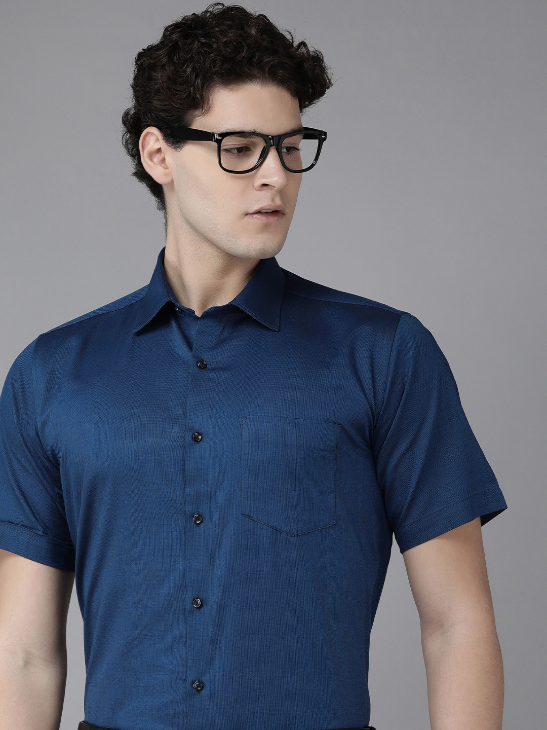 

Van Heusen Custom Textured Pure Cotton Formal Shirt, Blue