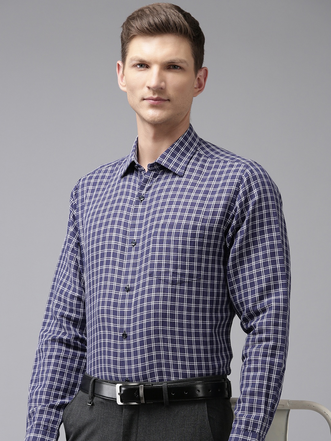 

Van Heusen Custom Fit Checked Linen Cotton Formal Shirt, Navy blue