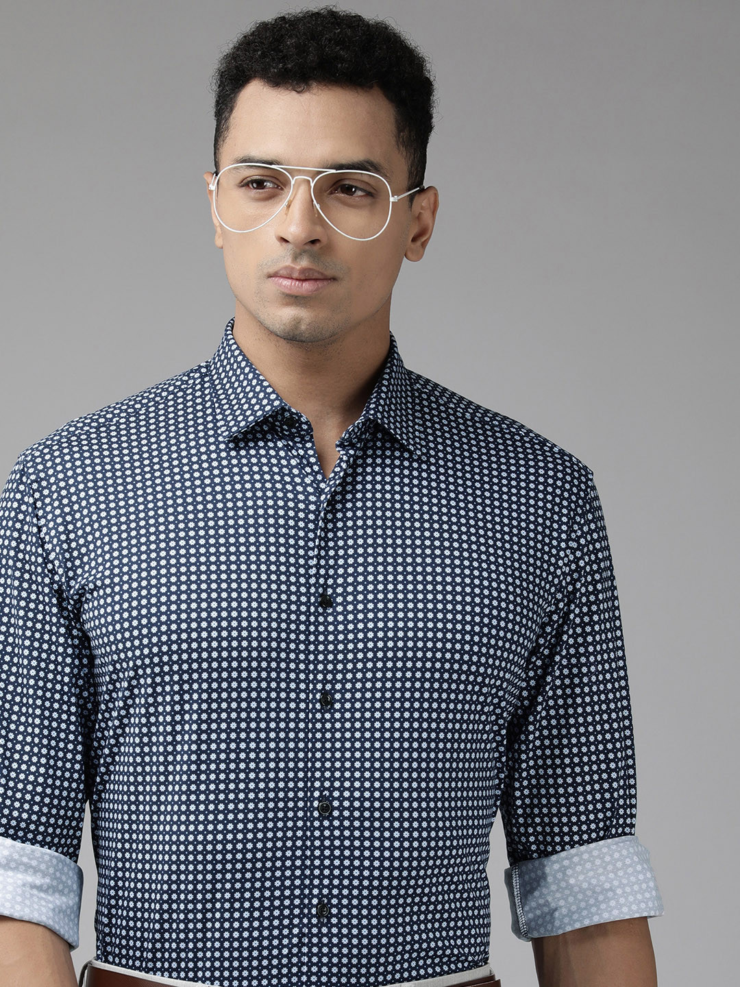 

Van Heusen Slim Fit Geometric Printed Formal Shirt, Navy blue