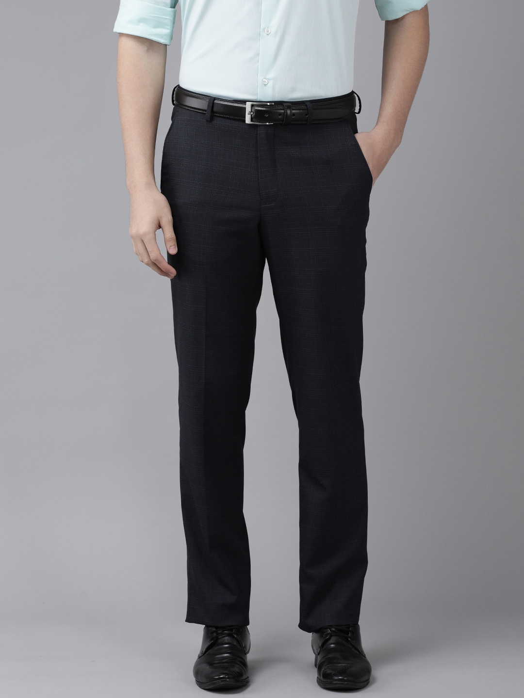 

Van Heusen Men Checked Custom Fit Formal Trousers, Navy blue